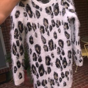 Sweater Dress fluffy cheetah print - size 7/8